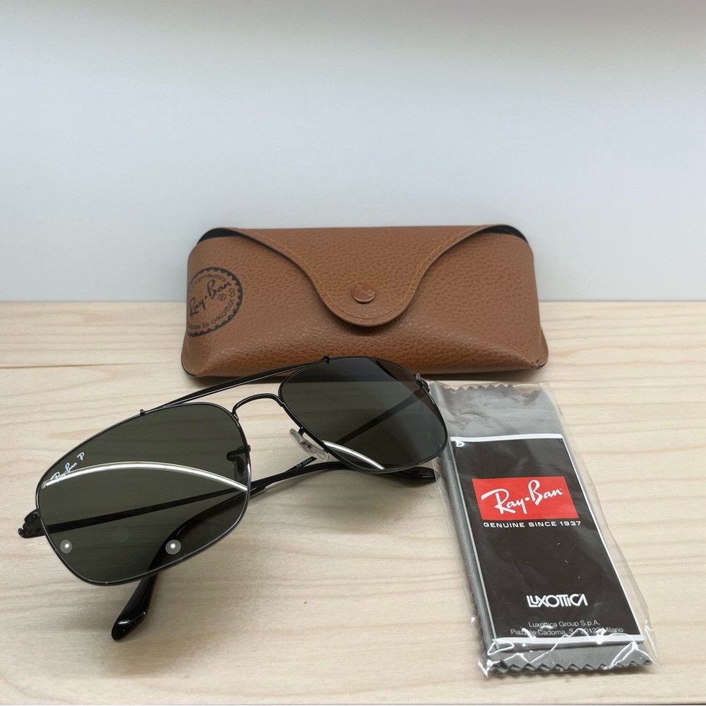 Ray-Ban Aviator Sunglasses with Case